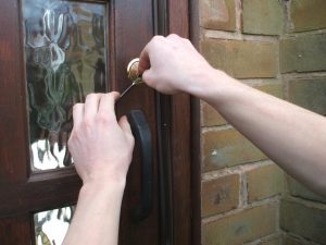 locksmith-lock-picking